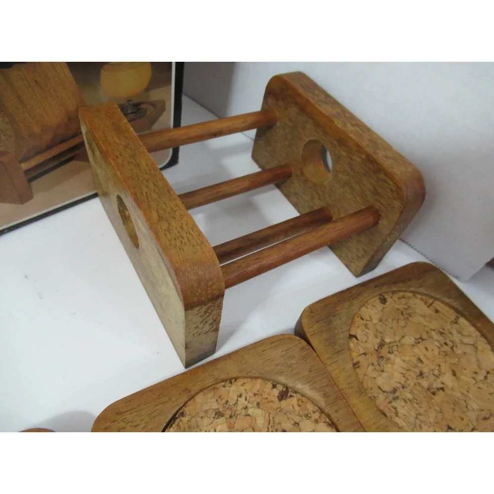 Vintage wood cork coaster set w/ stand in box Clorwood dist. Taiwan